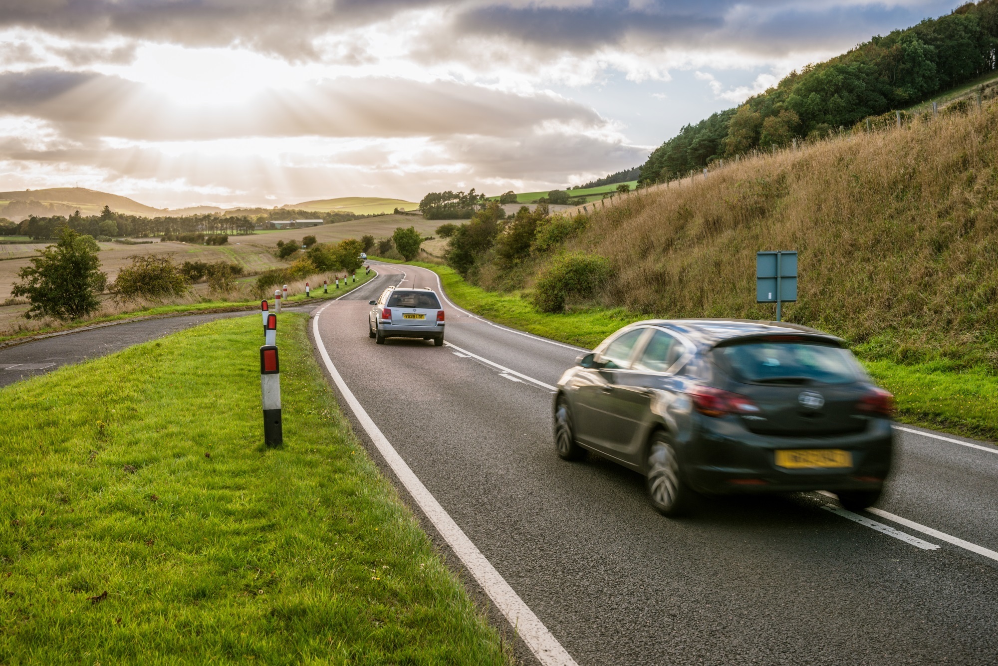 Driving in the countryside i Stock 925397320