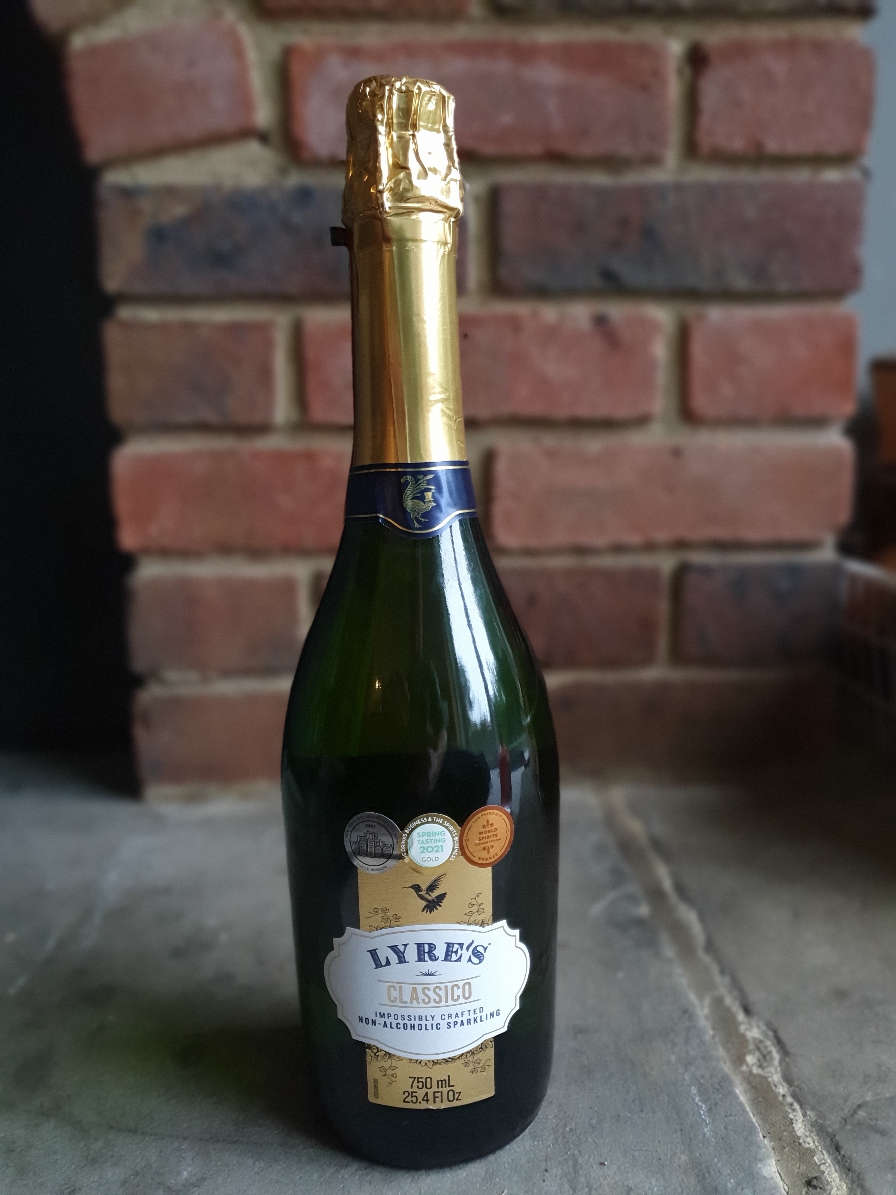 Lyres Classico bottle