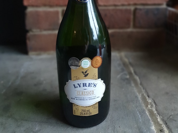 Lyres Classico bottle